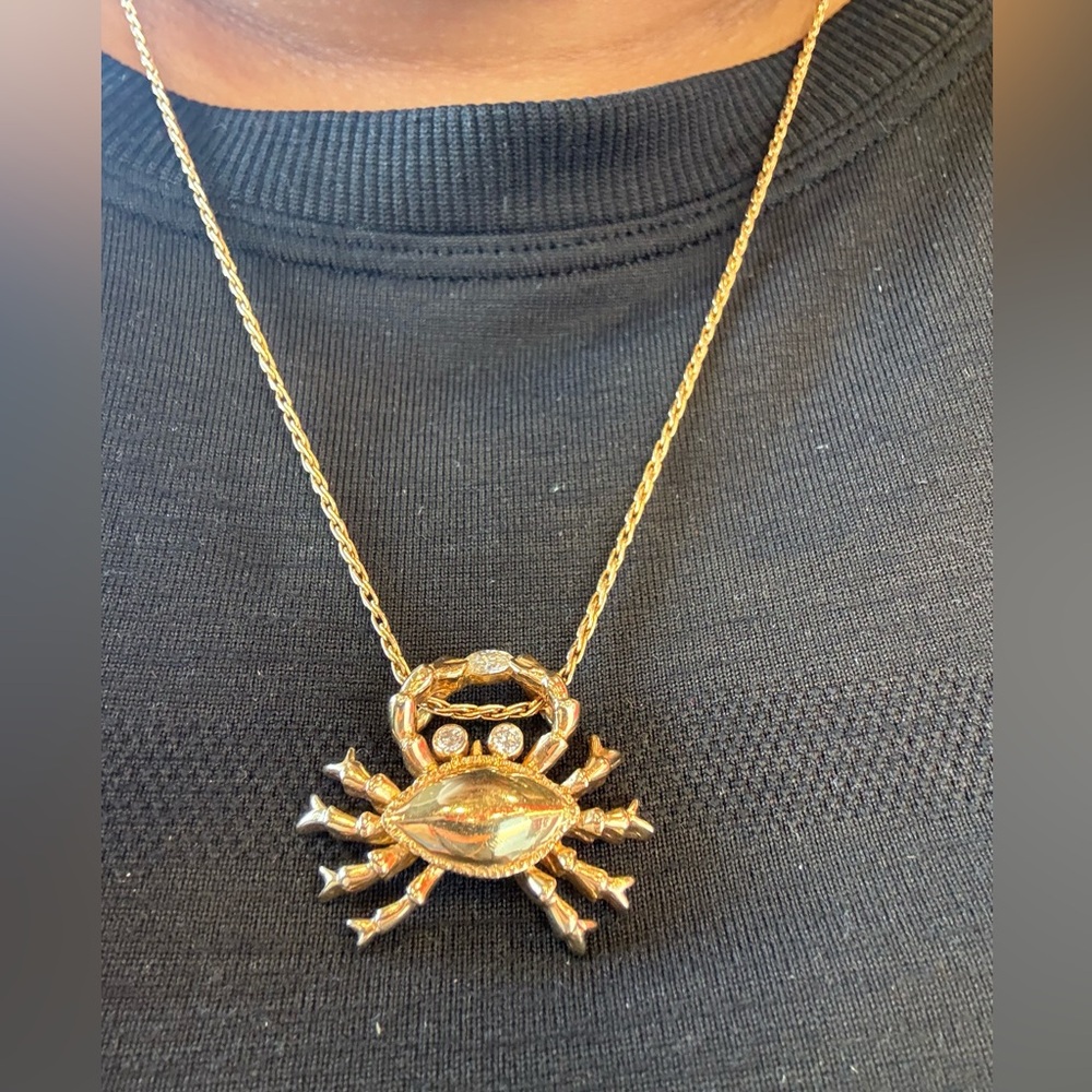 14k gold crab pendant necklace - Picture 6 of 6